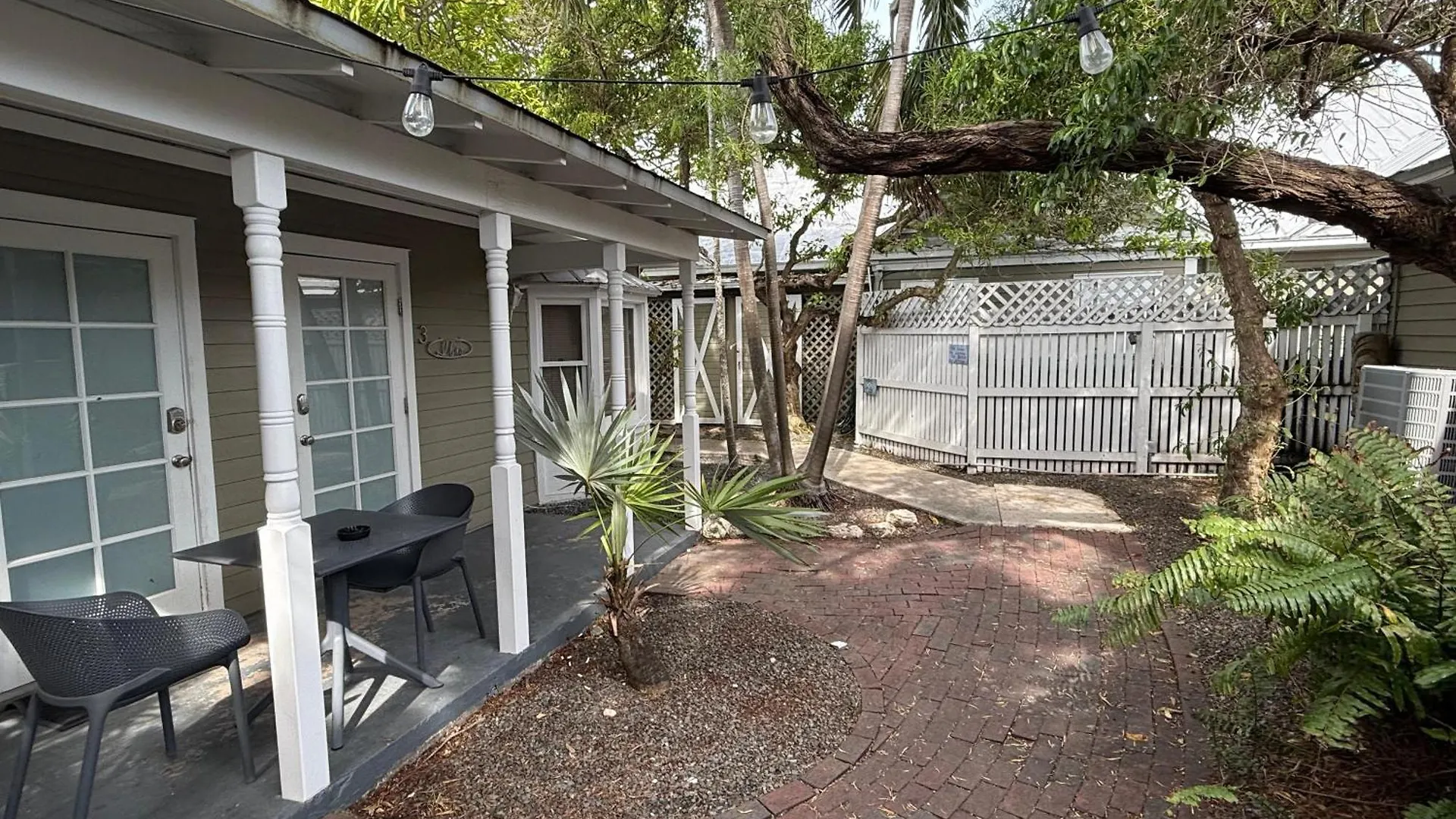 Heron Suite - Southernmost Sanctuary Key West
